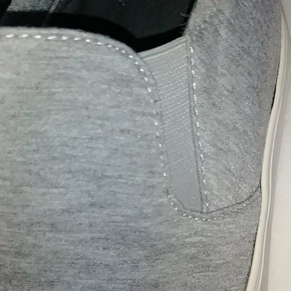 Women's Sneakers w Hidden Wedge - Picture 10 of 10